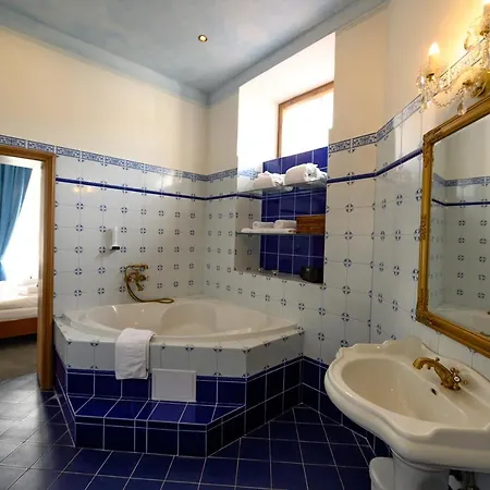 Hotel Na Zámečku 3*