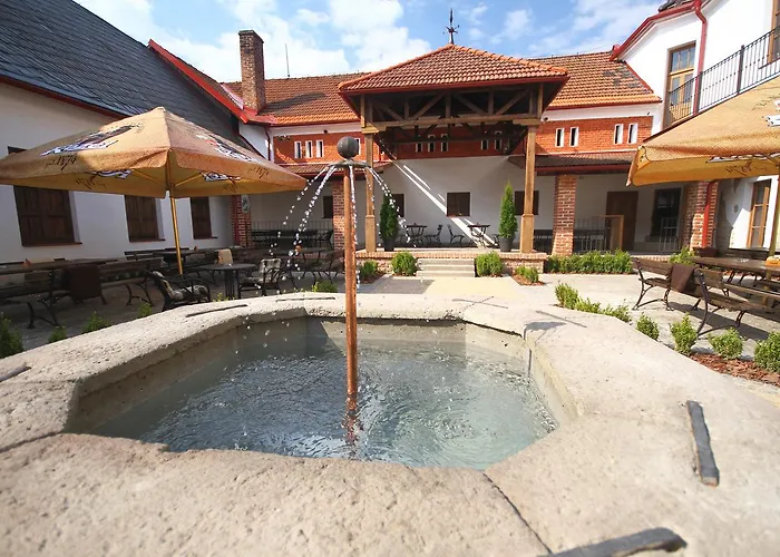 Hotel Na Zamecku 3*